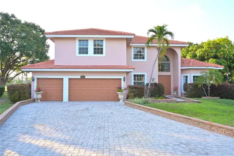 6777 NW 44th Ct, Coral Springs FL 33067