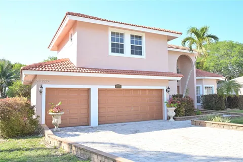 6777 NW 44th Ct, Coral Springs FL 33067