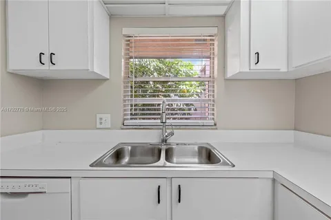 9470 Live Oak Pl # 304, Davie FL 33324