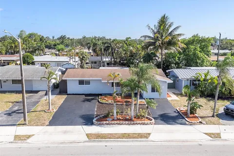 8420 Taft St, Pembroke Pines FL 33024