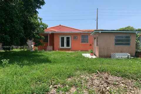 2381 SW 7th St, Miami FL 33135