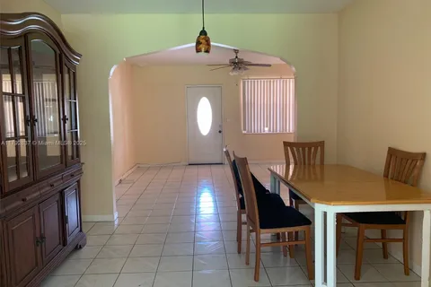 2381 SW 7th St, Miami FL 33135