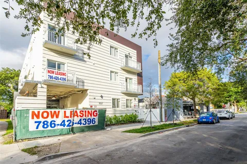 1021 NW 1st St # 301, Miami FL 33128