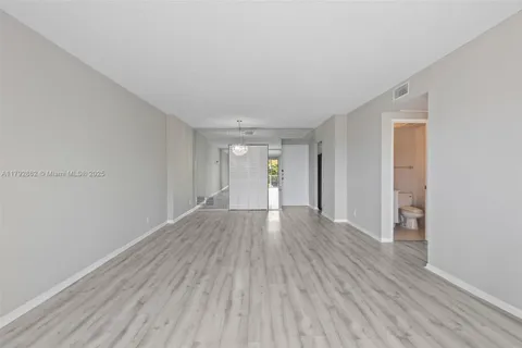 4200 Hillcrest Dr # 505, Hollywood FL 33021