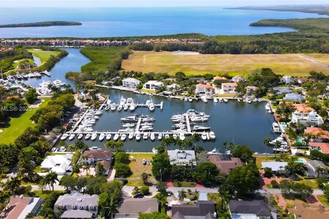 6600 SW 144th St, Coral Gables FL 33158