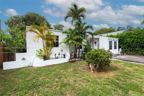40 NE 49th St, Miami FL 33137