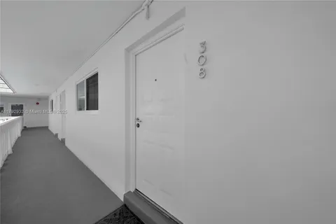 200 Galen Dr # 308, Key Biscayne FL 33149