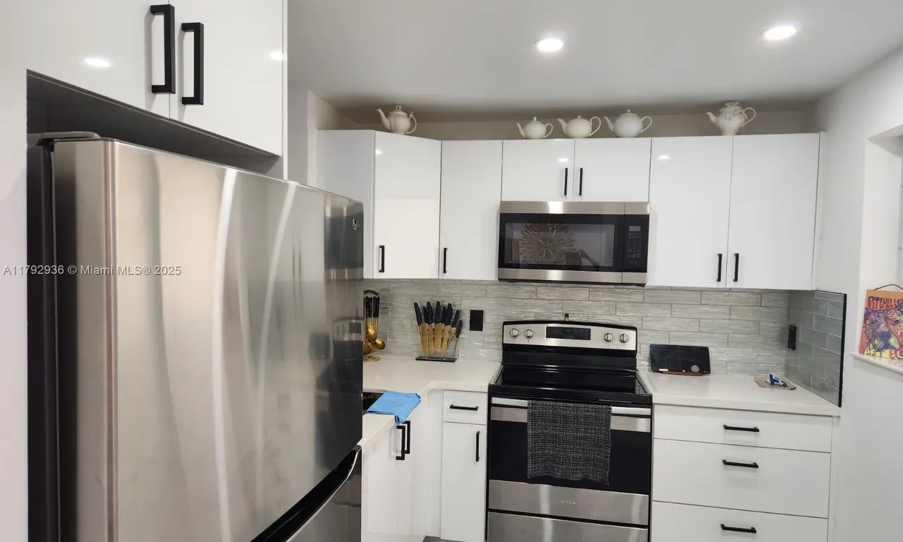 17000 NW 67th Ave # 311, Hialeah FL 33015