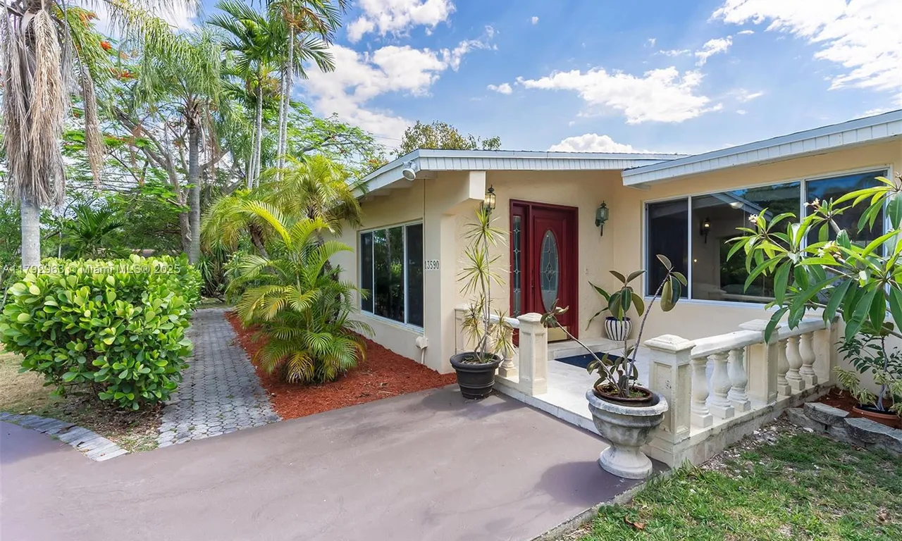 13590 SW 73rd Ct, Pinecrest FL 33156