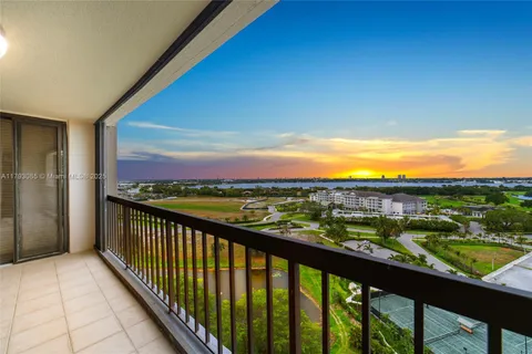 2450 Presidential Way # 1607, West Palm Beach FL 33401