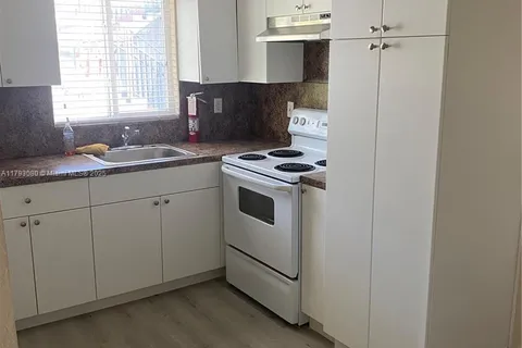 711 SW 21st Ave # 0, Miami FL 33135