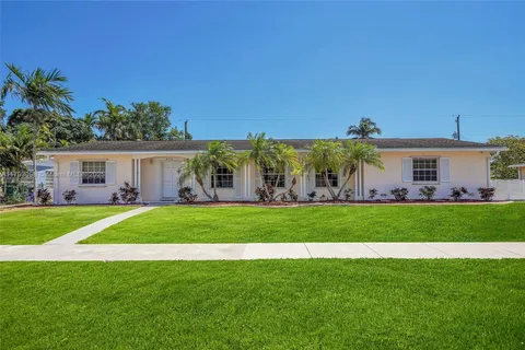 9750 SW 159th St, Miami FL 33157
