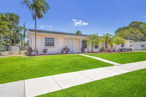 9750 SW 159th St, Miami FL 33157