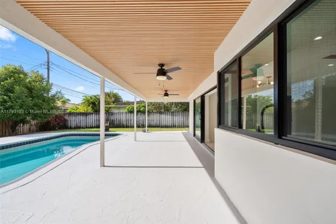 3420 NE 26th Ave, Lighthouse Point FL 33064