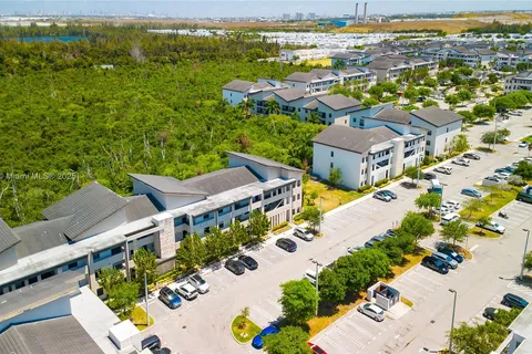 8175 NW 104th Ave # 25, Doral FL 33178