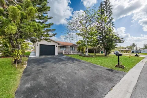 9103 NW 81st Ct, Tamarac FL 33321
