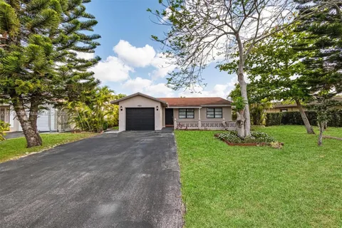 9103 NW 81st Ct, Tamarac FL 33321