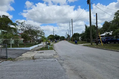 1112 Evanston ST, Sebring FL 33870
