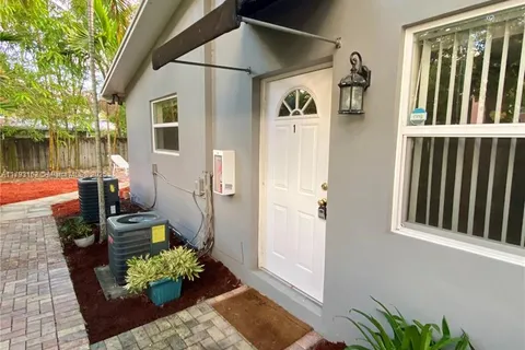 1220 SW 4th st # 1, Fort Lauderdale FL 33312