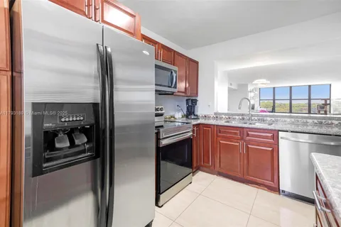 2767 S Carambola Cir S # 506, Coconut Creek FL 33066