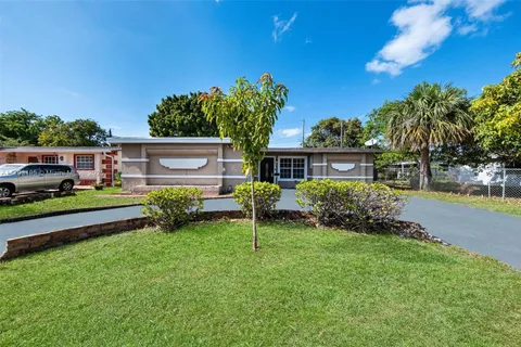 6421 NW 24th Pl, Sunrise FL 33313