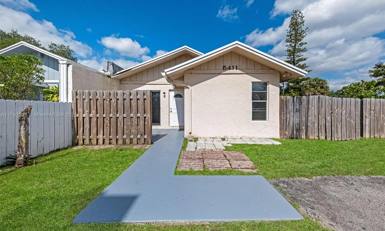 5411 SW 43rd Ter, Dania Beach FL 33314
