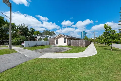 5411 SW 43rd Ter, Dania Beach FL 33314