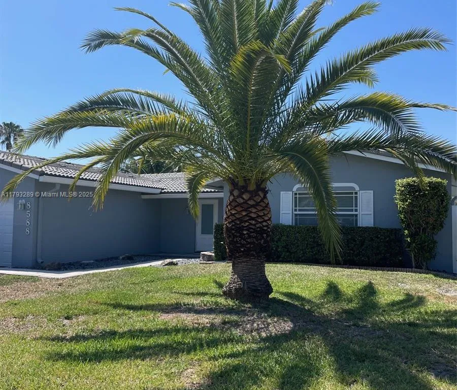 8588 NW 27th Dr, Coral Springs FL 33065