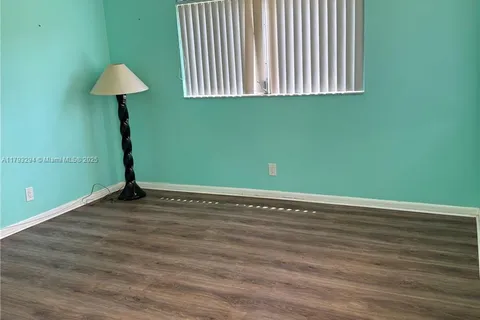 9121 Sunrise Lakes Blvd # 120, Sunrise FL 33322
