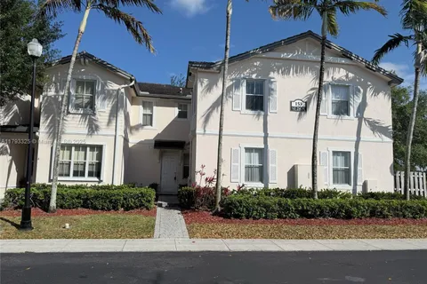 153 SE 28 PL # 9, Homestead FL 33033