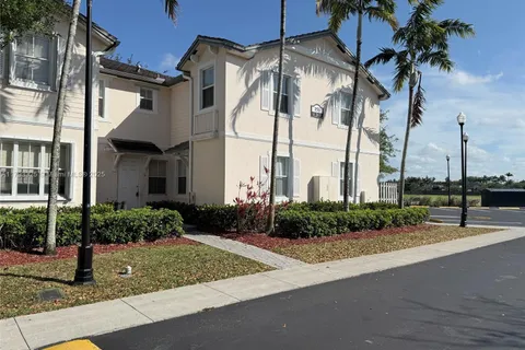 153 SE 28 PL # 9, Homestead FL 33033