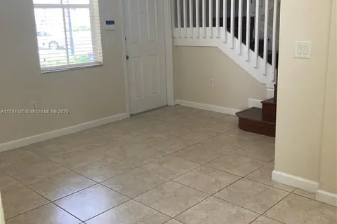 153 SE 28 PL # 9, Homestead FL 33033