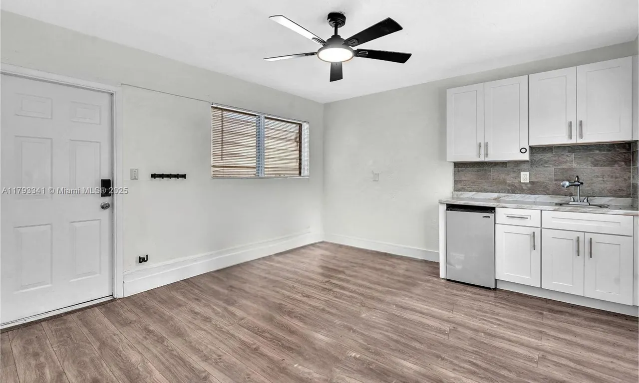 327 NE 55th St, Miami FL 33137