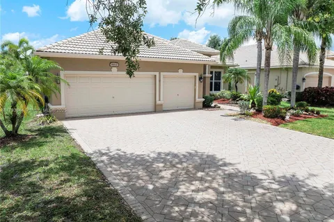 6017 NW 56th Cir, Coral Springs FL 33067