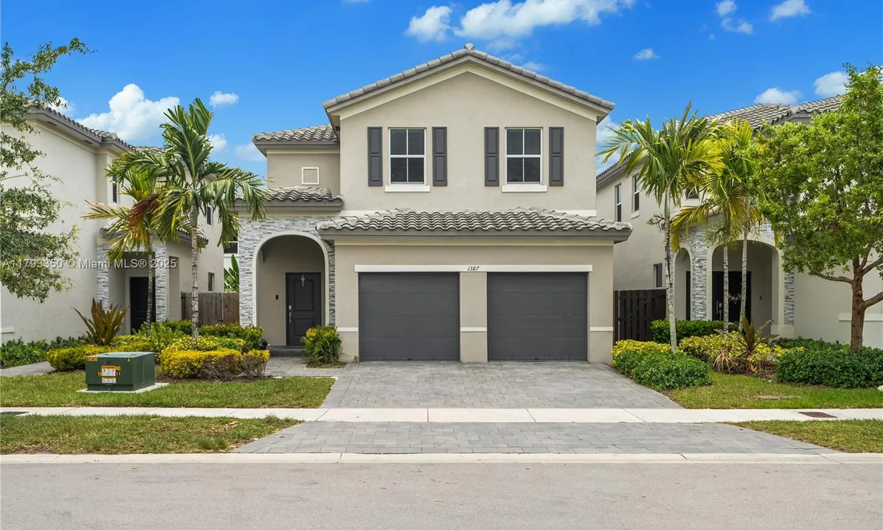 1387 SE 26th Ter, Homestead FL 33035