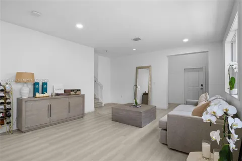 1387 SE 26th Ter, Homestead FL 33035