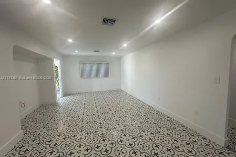 18447 NE 1st Ave # 18447, Miami FL 33179