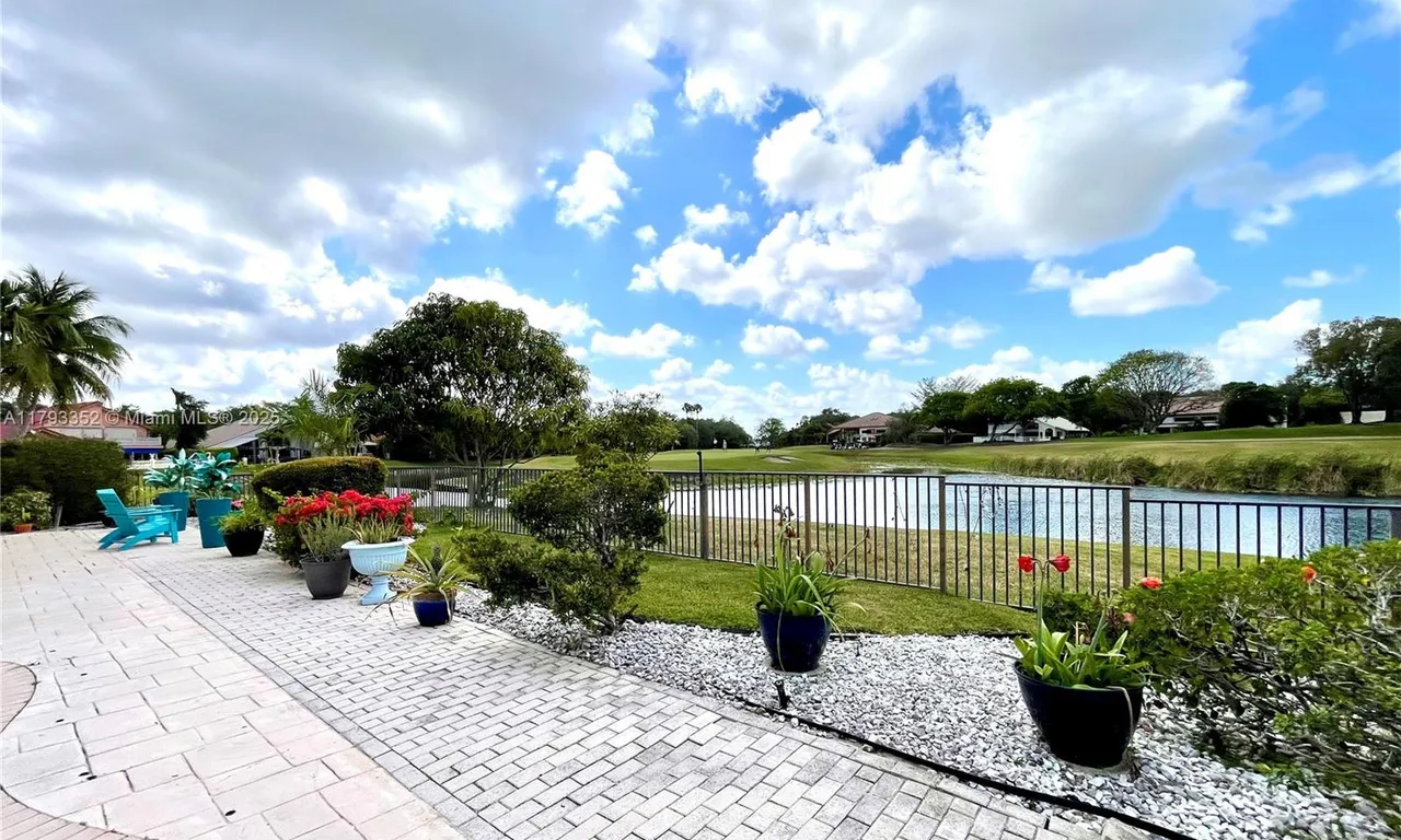 12022 Classic Dr, Coral Springs FL 33071