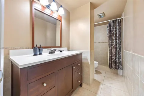 4350 Hillcrest Dr # 1016, Hollywood FL 33021
