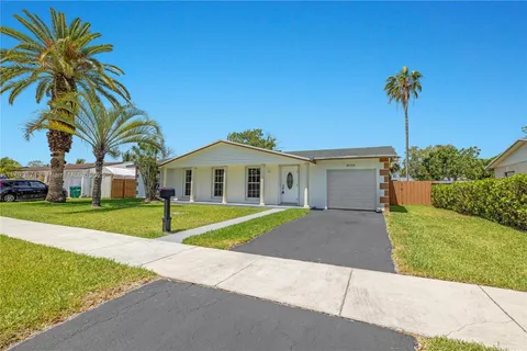 18460 SW 92nd Pl, Cutler Bay FL 33157