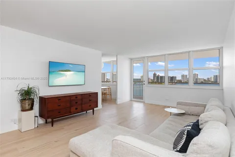 251 174th St # 1219, Sunny Isles Beach FL 33160
