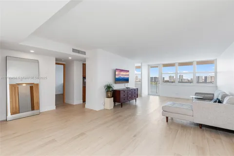 251 174th St # 1219, Sunny Isles Beach FL 33160