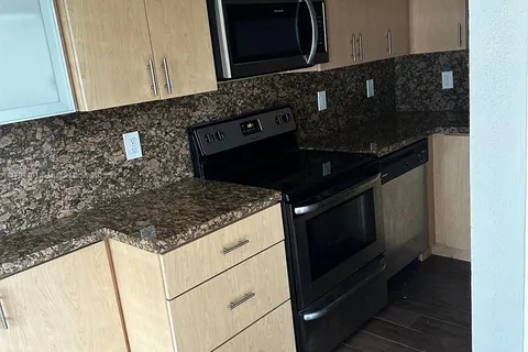 2201 Miami Rd # 5, Fort Lauderdale FL 33316