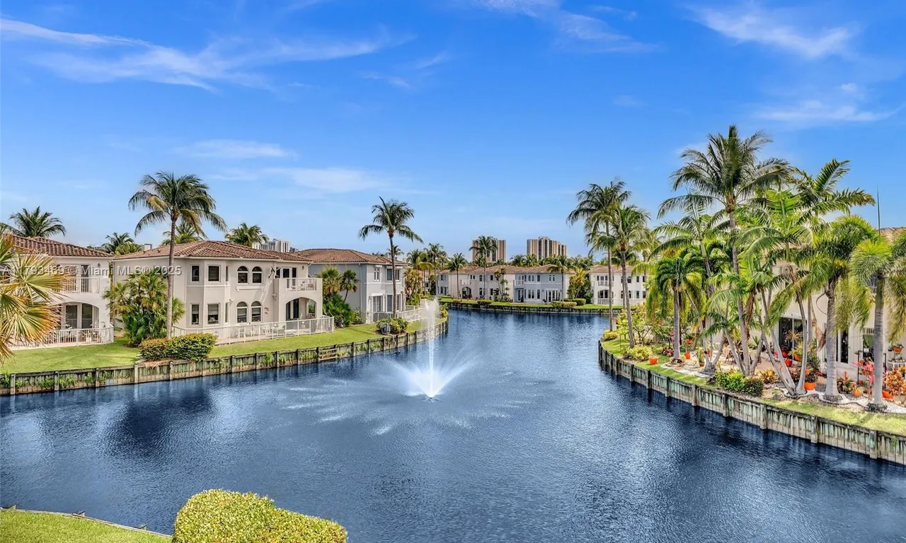 3144 NE 212th St, Aventura FL 33180