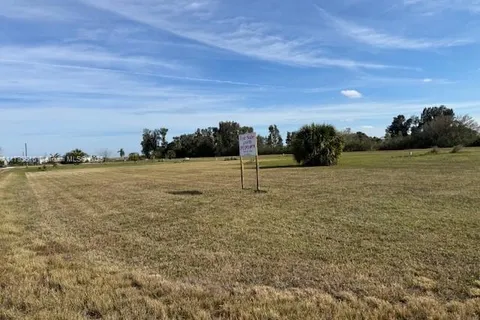 987 Watson Way, Moore Haven FL 33471