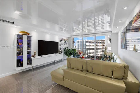 2030 S Ocean Dr # 2005, Hallandale Beach FL 33009