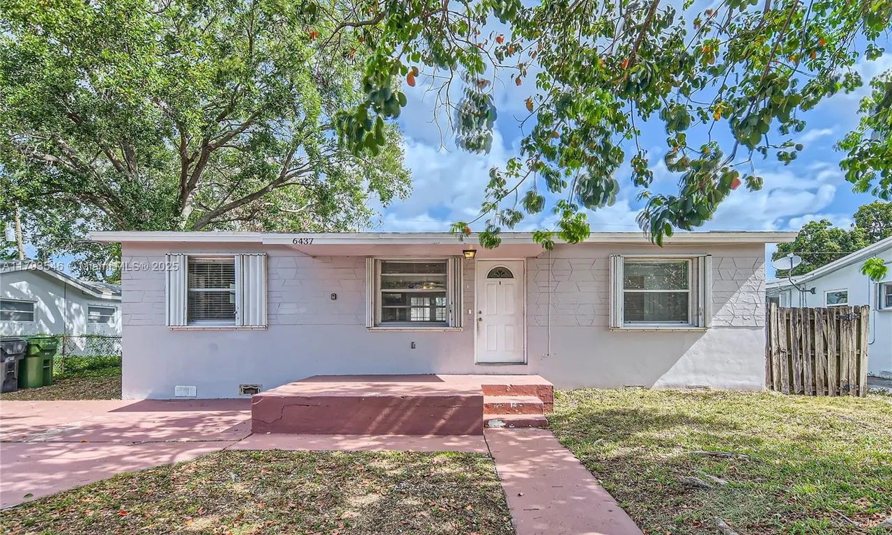 6437 Custer St, Hollywood FL 33024