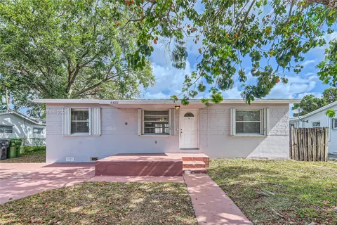 6437 Custer St, Hollywood FL 33024