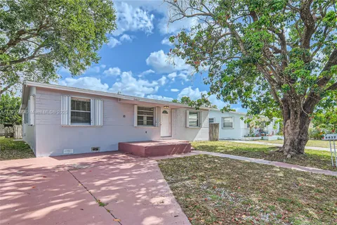 6437 Custer St, Hollywood FL 33024