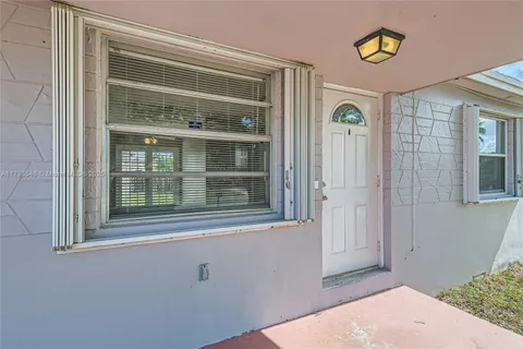 6437 Custer St, Hollywood FL 33024